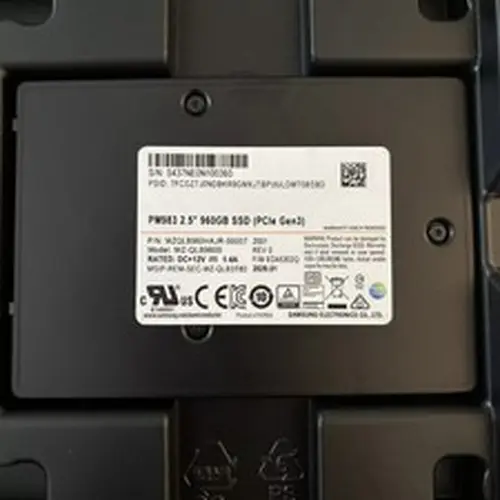 Samsung PM983 960GB 2.5" U.2 PCIe Gen 3 NVMe MZQLB960HAJR-00007 SSD Above 90%