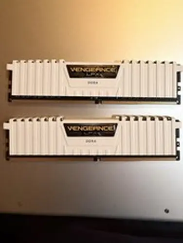 Corsair Vengeance LPX 16GB DDR4 3000MHz White