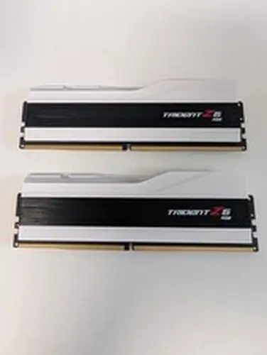 G.SKILL Trident Z5 RGB 32GB 2x16GB DDR5 6400 6000 CL32 XMP 3.0 White
