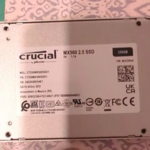 Crucial MX500 250GB 2.5" SATA III Internal SSD Silver CT250MX500SSD1