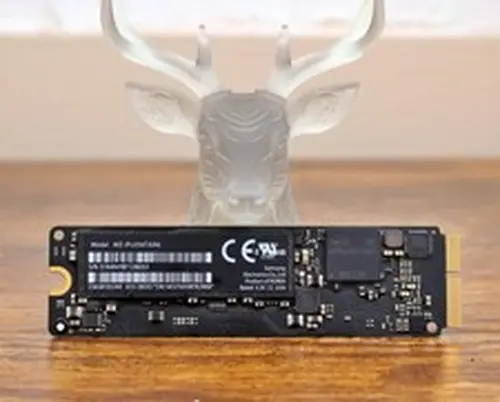 Apple Samsung 256GB SSD Model MZ-JPU256T/0A6 SSD