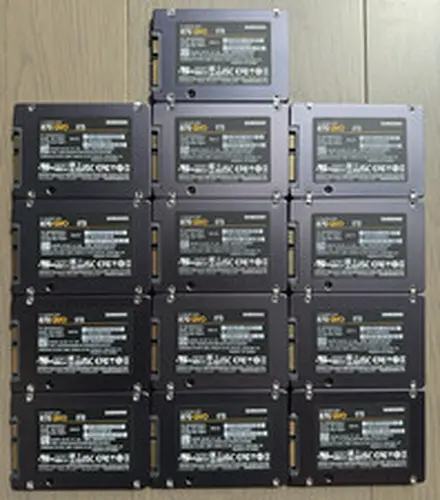 13 x Samsung 870 QVO 8TB SATA III 2.5" V-NAND Solid State Drive SSD (MZ-77Q8T0)
