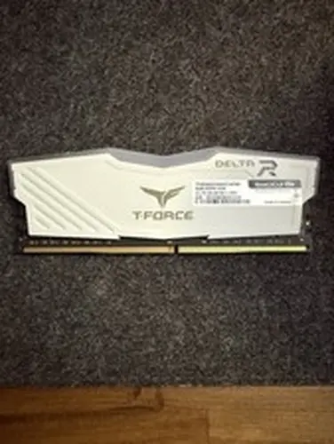 TeamGroup T-FORCE DELTA RGB DDR4 desktop RAM stick 8GB