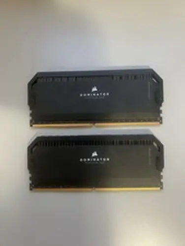 New DOMINATOR PLATINUM RGB 64GB (2x32GB) DDR5 DRAM Up To 6400MT/s CL32