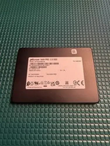 Micron 5400 PRO 960GB 2.5” SATA III SSD – MTFDDAK960TGA 100% Health 139 Hours