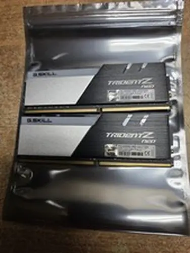 G.SKILL Trident Z RGB Series DDR4 RAM (XMP) 32GB (2x16GB) 4000MT/s CL18-22-22-42
