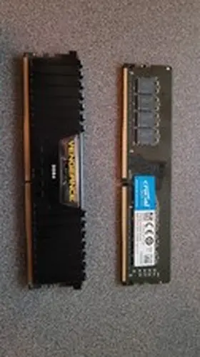 Lot of Two 8GB DDR4 2400 Memory: Corsair Vengeance LPX and Crucial 8GB UDIMM