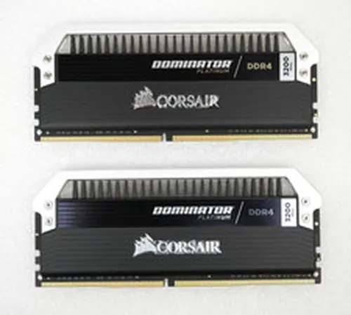 Corsair Dominator Platinum CMD64GX4M4C3200C16 32GB (2x 16GB) DDR4 3200MHz Memory