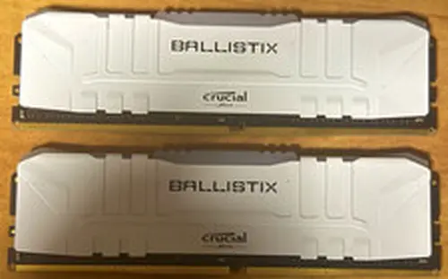 Crucial Ballistix 16GB (2x8GB) DDR4-3600 288-Pin DIMM XMP BL8G36C16U4W WHITE/RGB