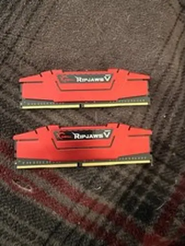 G.SKILL Ripjaws V 8GB (2x4GB) DDR4-2666 PC4-21300 DIMM 288-Pin XMP