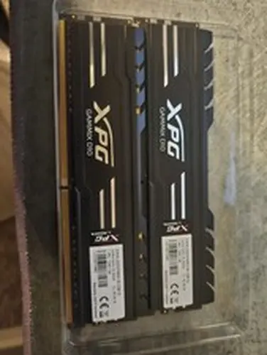 XPG GAMMIX D10 16GB (2x8GB) DDR4-3200 DIMM 288-Pin Non-ECC AX4U320038G16A-DB10