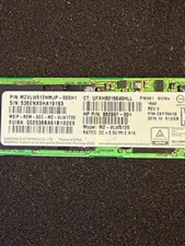 Samsung PM961 MZ-VLW5120 512GB NVMe M.2 Internal SSD MZVLW512HMJP-000H1