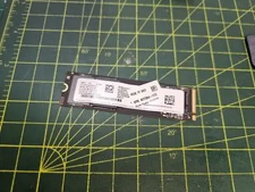 Samsung PM9C1 1TB SSD PCIe Gen 4.0 x4 M.2 2280 MZ-VL81T00