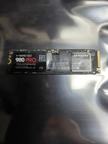 Samsung 980 Pro 1TB PCIe Gen4 NVMe M.2 SSD MZ-V8P1T0 100% Health