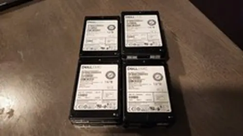Lot of 9 - Dell EMC Enterprise 1.6TB 2.5" 12 Gbps SAS/SSD MZ-ILT1T6C 118000843