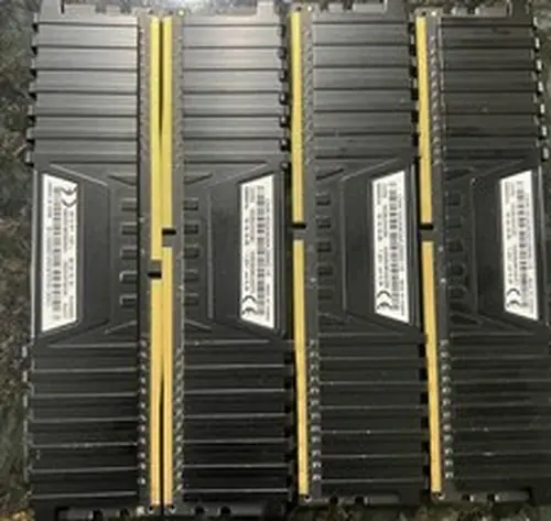 Corsair Vengeance CMK 16GB 4x4GB DDR4 2666MHz CL16 CMK16GX4M4A2666C16 SET OF 4