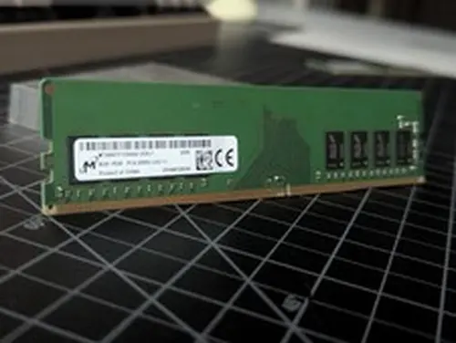 MTA8ATF1G64AZ-2G6J1 8GB Desktop RAM Micron 1Rx8 PC4-2666V-UA2-11 DDR4-2666MHZ