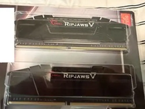 G.SKILL PC RAM Kit RIPJAWS V F4-3200C16D-16GVKB 16 GB 2 x 8 GB DDR4 RAM 3200 MHz