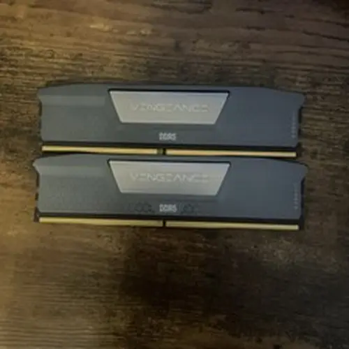 Corsair Vengeance 16GB (2x8GB) DDR5 DRAM 5200MT/s CL40 Memory Kit Black