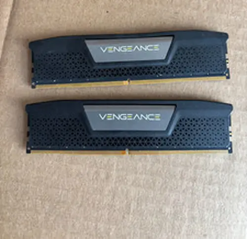Unknown COSAIR VENGEANCE 64GB ( 2X32GB ) DDR5-5200MT/s CMK64GX5M2B5200C40 DESKTOP MEMORY