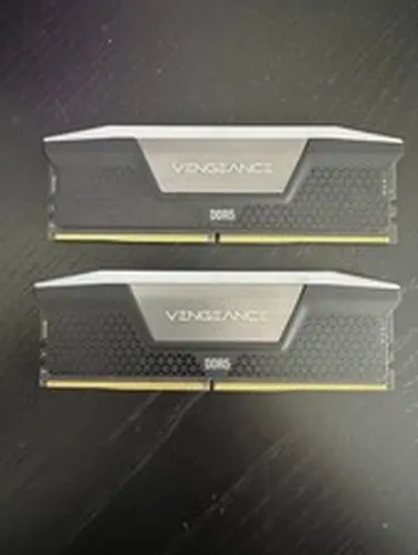 Corsair Vengeance RGB 32GB (2x16GB) RAM DDR5 6000MHz CMH32GX5M2M6000Z36