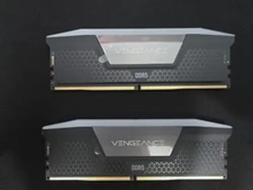 Corsair Vengeance RGB DDR5 RAM 32GB (2x16GB) 6400MHz CL36 (CMH32GX5M2B6400C36)