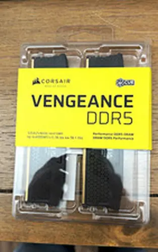 CORSAIR Vengeance DDR5 RAM 16GB (2x8GB) 5200MHz CL40-40-40-77 1.25V