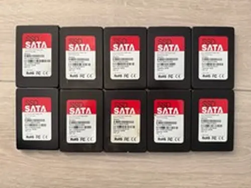 (Lot of 10) Phison 64GB 2.5" SATA Solid State Drive