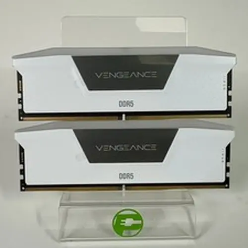 Corsair Vengeance RGB 32GB (2x16GB) RAM DDR5 6000MHz CMH32GX5M2D6000C36W