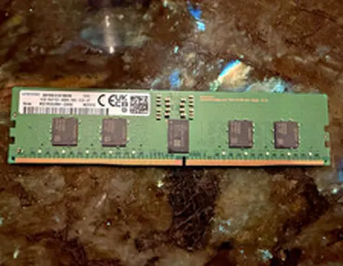 Samsung 16GB DDR5 EC8 RDIMM M321R2GA3BB0-CQKDG Server Memory RAM