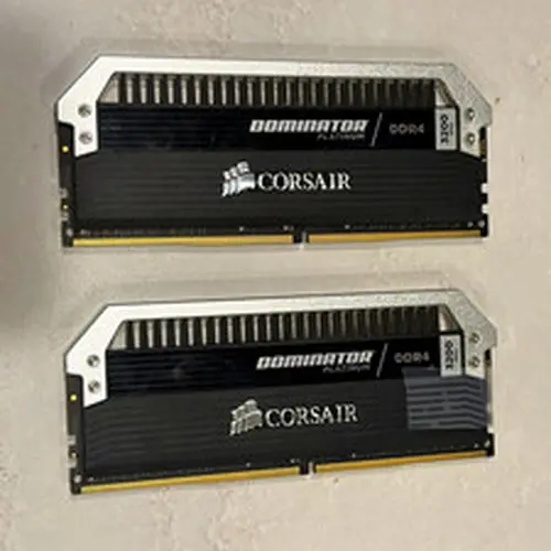 Corsair Dominator Platinum 16GB (2x8GB) DDR4-3200 CMD16GX4M2B3200C16 *READ DESC*