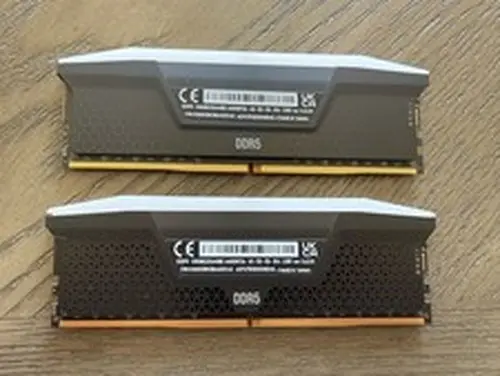 CORSAIR Vengeance RGB DDR5 128GB (2 x 64GB) Up to 6400MHz CMH128GX5M2B6400C42