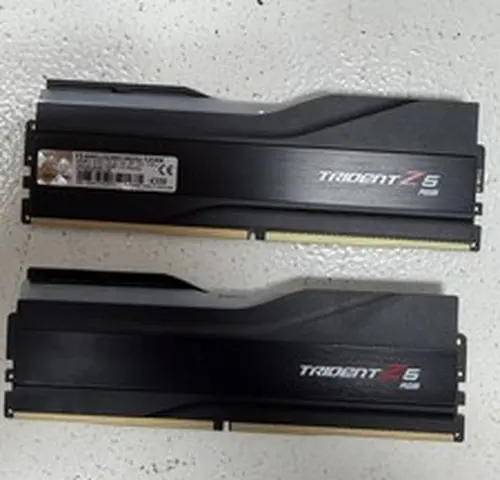 G.SKILL Trident Z5 RGB 32GB (2x16GB) DDR5-6400 RAM DIMM 288-Pin XMP 3.0
