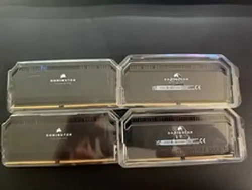 CORSAIR DOMINATOR PLATINUM RGB 64GB (4x16GB) DDR5 DRAM 6600MT/s CL32 Memory Kit