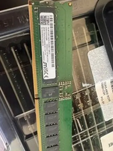 576GB (12x 48GB) Micron DDR5-6400 RDIMM Server memory MTC20F104XS1RC64BC1R