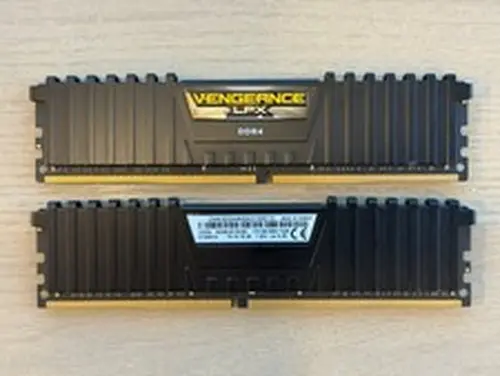 32GB DDR4-2133 Corsair Vengeance LPX (2x16GB) CMK32GX4M2A2133C13 DDR4 2133MHz