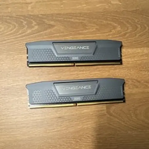 Corsair Vengeance 16GB (2x8GB) DDR5 5200MT/s DIMM RAM CMK16GX5M2B5200Z40