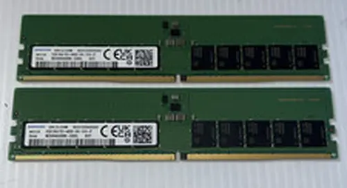 Samsung 64GB (2x32GB) DDR5 4800B-EE0 2RX8 UDIMM PC5-4800 M324R4GA3BB0-CQK