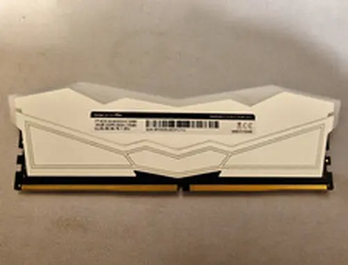 TEAMGROUP T-FORCE Delta RGB 16GB CL30 DDR5-6000 UDIMM 288-Pin RAM