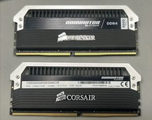 Corsair Dominator Platinum 32GB (2x16GB) RAM DDR4 3000MHz CMD32GX4M2B3000C15