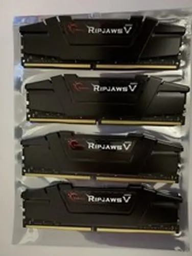 G.SKILL Ripjaws V 64GB (4x16GB) DDR4 3200 CL16 Memory F4-3200C16Q-64GVK