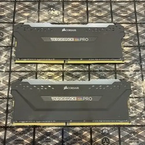 Corsair Vengeance RGB Pro 32GB (2x16GB) DDR4-3600 DIMM CMW32GX4M2Z3600C18