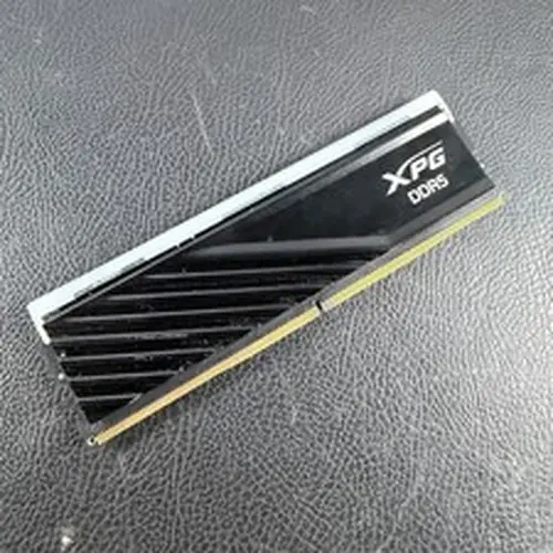 XPG RGB (1X 16GB) DDR5-5200MHz Desktop Memory AX5U5200C4216G-BLABRBK PC5-41600