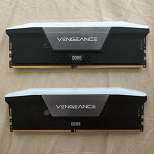 Corsair Vengeance RGB DDR5-7000 CL36 32GB (2x16GB) Memory Kit