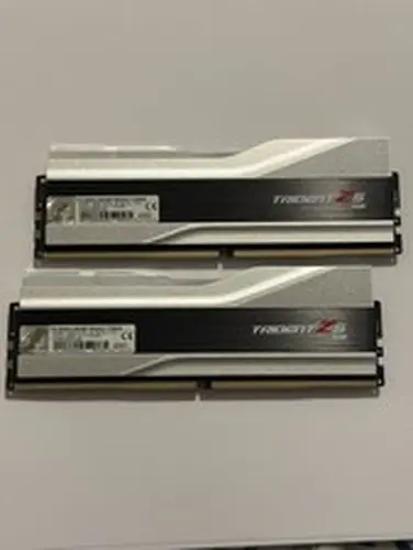 G.SKILL Trident Z5 RGB 32GB (2x16GB) DDR5-6000 DIMM Intel XMP 3.0