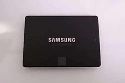 Samsung Electronics 870 EVO 2TB 2.5" Internal SSD (MZ-77E2T0B/AM)