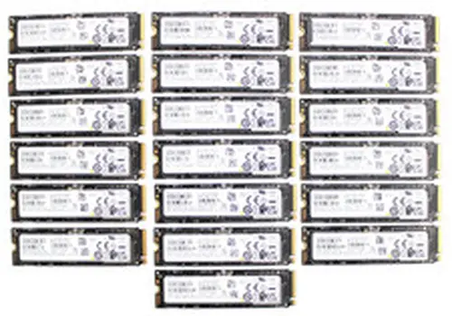 Lot 19 - Samsung PM9A1 256GB M.2 NVMe PCIe SSD 2280 Solid State Drive MZ-VL22560