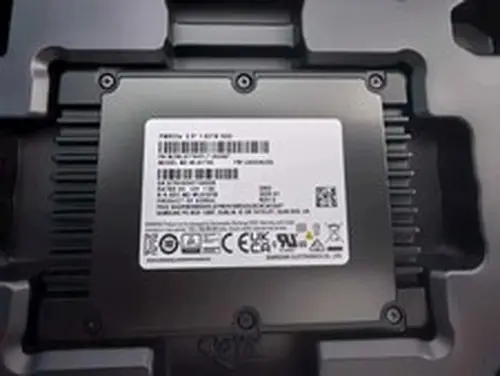 Samsung PM9D3a 1.92TB U.2 SSD PCIe 5.0 NVMe MZWL61T9HFLT-00AW7 MZ-WL61T9C 2.5"