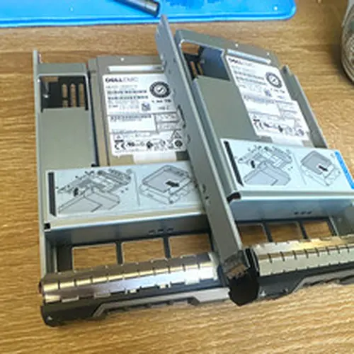 Unknown Dell EMC 1.92TB 2.5in SAS 12Gbps Hot-Swap Enterprise Internal SSD