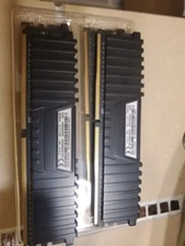 Corsair Vengeance LPX 16GB (2x8GB) DDR4-3000 CL15 RAM CMK16GX4M2B3000C15